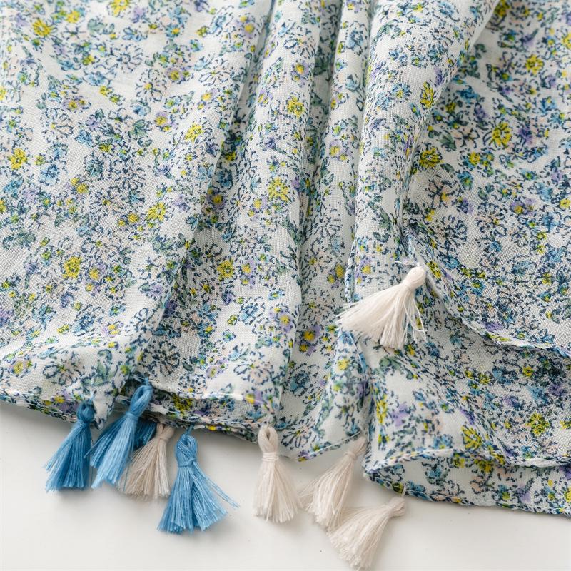 Women Elegant Plant Print Scarf for Women - Breathable, Fashionable, and Warm Polyester Shawl for Casual Outings