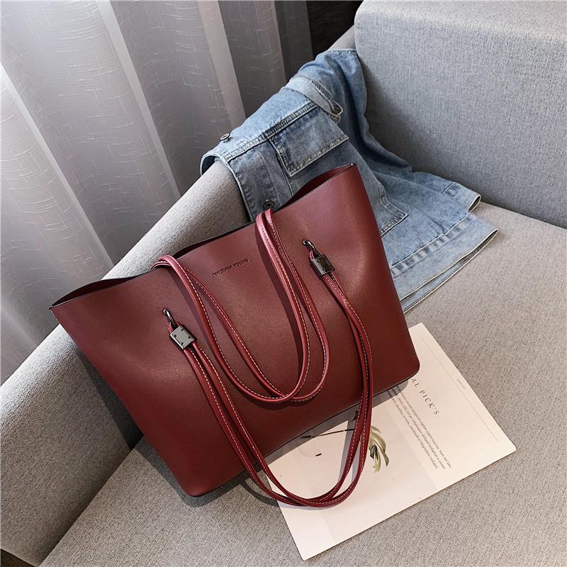 

2025 Женская минималистичная большая сумка-тоут: Французская нишевая сумка через плечо с большой вместимостью для поездок на работу и учебу вино красного