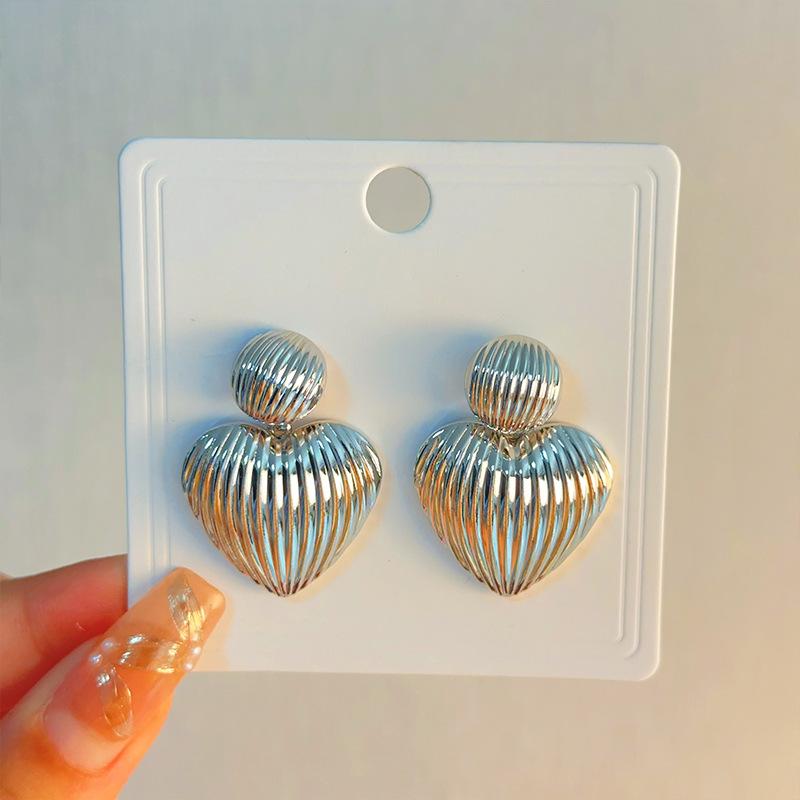 

Exaggerated Metal Irregular Textured Stud Earrings for Women Vintage Gold Color Waves Chunky Statement Earrings Zircon Gifts