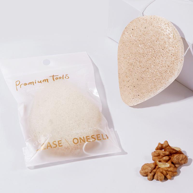 

Новые пользователи: Конжаковый спонж для лица с семенами грецкого ореха - Мягкое отшелушивание и очищение