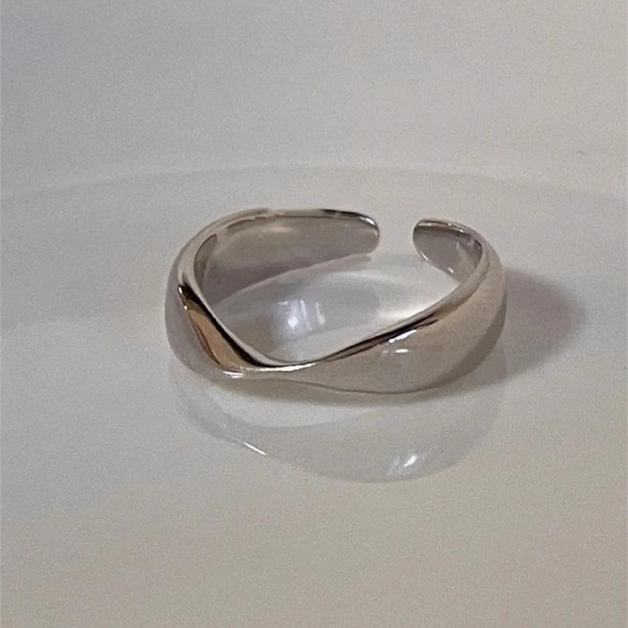 S925 Sterling Silver Mobius Ring Minimalist Cold Wind Niche Open Ring Tide