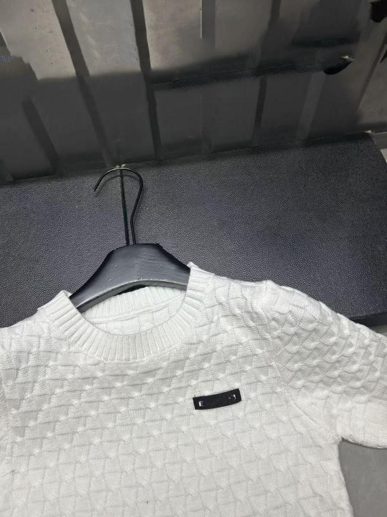 Miu-Style Plaid Knit Pullover: Women's European Fashion Early Spring 2026 - Short Sleeve, Casual, Versatile, Small Logo.
