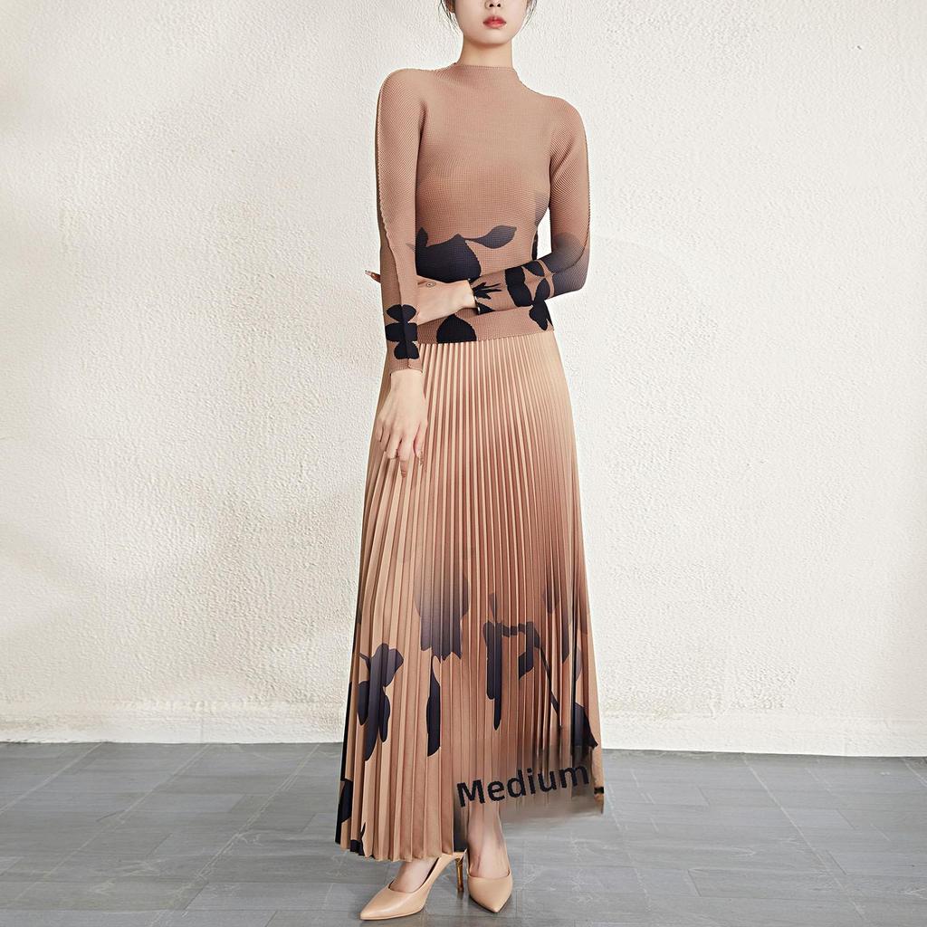 Miyake Women's Stylish Printed Two-Piece Suit: Elastic High-Waist A-Line Skirt & Pleated Top