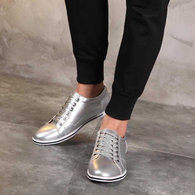 2025 herrskor vår andningsbara brädskor snörning trend herrskor mångsidiga slitstarka sport casual skor män