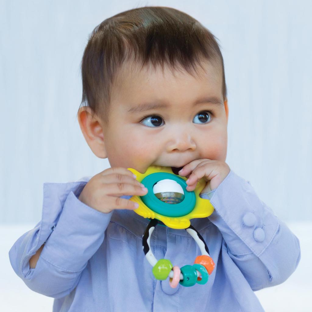 Infantino Spin Rattle Teether (Yellow) [Authentic Japanese Product] [0 Months+ Baby Teething Toy, Pacifier, Rattle, First Toy, Baby Shower Gift,