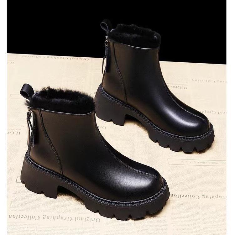 

Модные сапоги женские популярные сапоги из мягкой кожи зима 2025 плюшевые утолщенные плюшевые туфли белые и черные модные сапоги нескользящие женские 40 чёрный