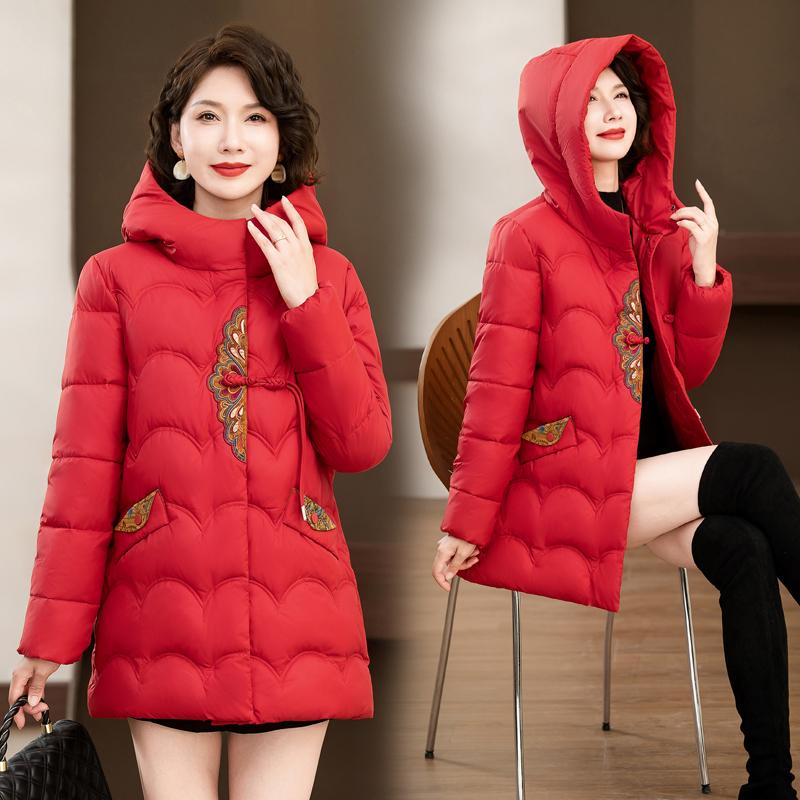 Giacca con cappuccio invernale da donna di mezza età, cappotto caldo e spesso in cotone