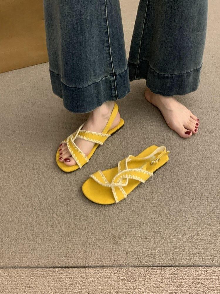

Flat-bottomed niche design sandals fairy shoes 2025 new summer soft-soled beach shoes versatile and comfortable Roman shoes 40