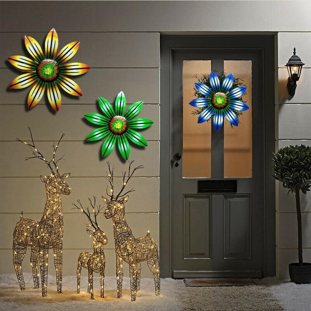 Eye Catching Metal Flower Hanging Ornament for Home and Garden 3D Appearance