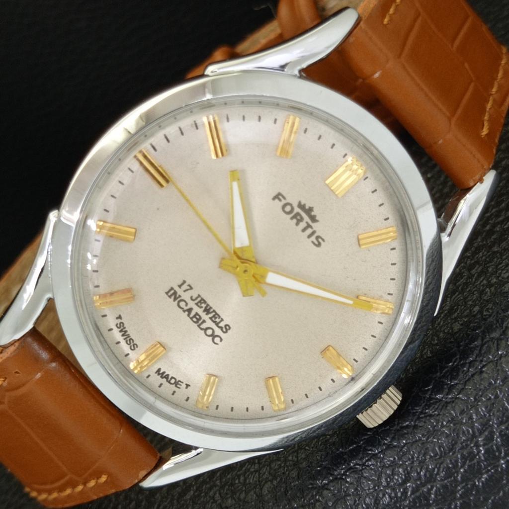 

VINTAGE HAND-WINDING REFURBISHED SWISS MENS SILVER COLOR DIAL WATCH a700974-5 R205a-a700974