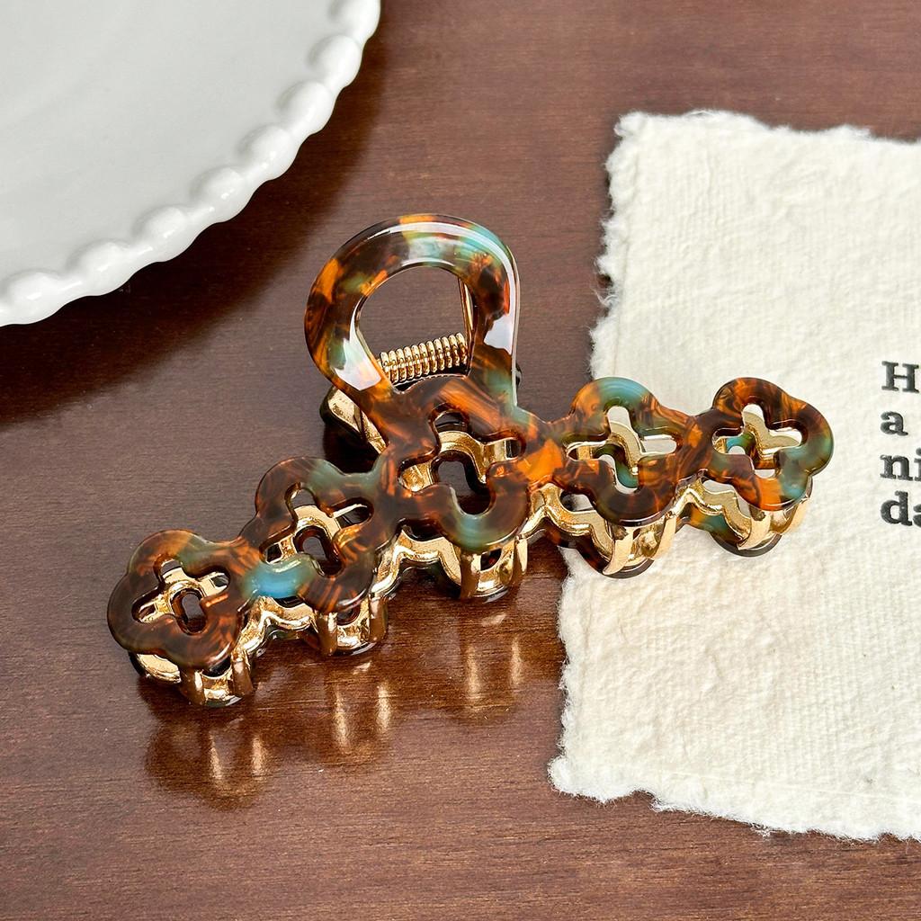 Pastel Colored Soft Shark Claw Hairpin For A Sophisticated And Stylish Appearance