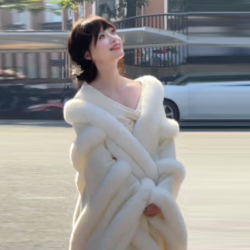 Fashion Women's Atmosphere Autumn and Winter Fur Collar Cape Shawl Loose Women's Knitted Shawl Jacket with Cape Women's Coat