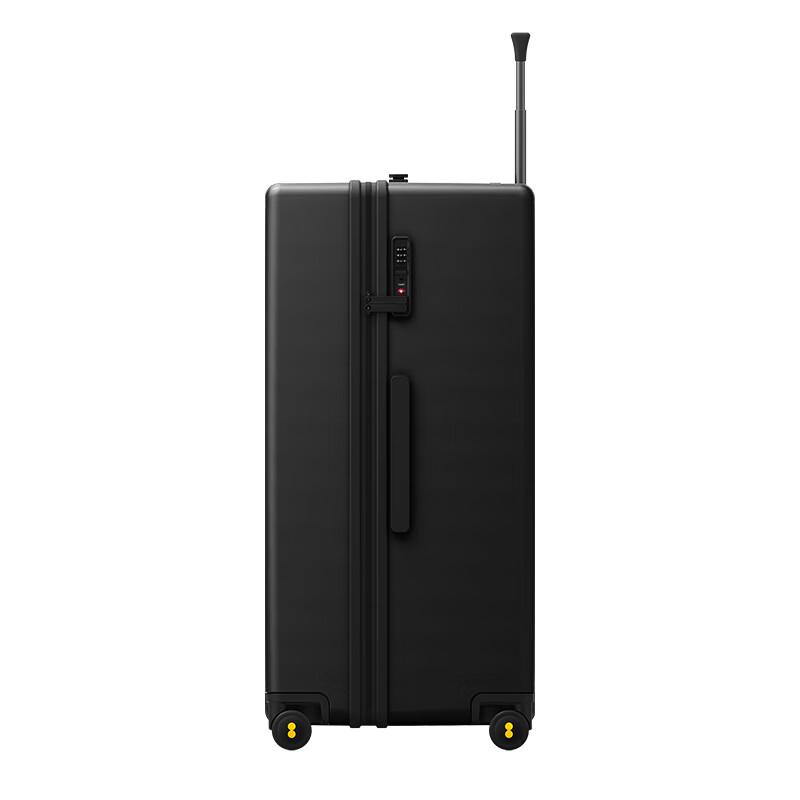 LEVEL8 28-inch PC Hardside Spinner Luggage