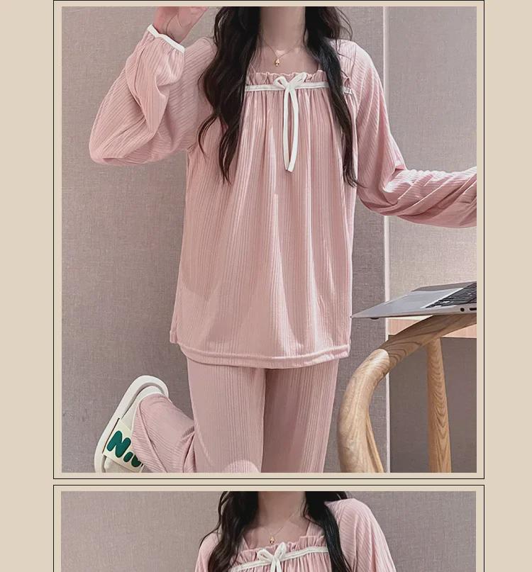 Pijamale cu desene animate în stil palat: Set proaspăt, casual, cu mânecă lungă, din două piese, ideal pentru interior sau exterior.