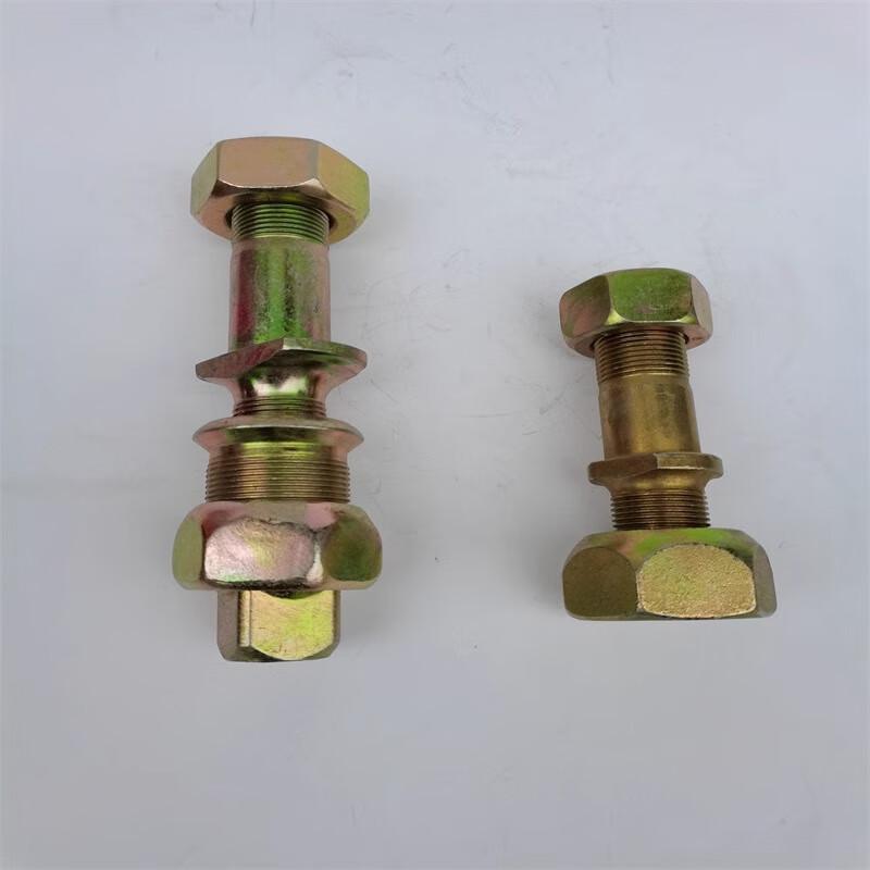 Dongfeng EQ1118G Cummins Military Vehicle Tire Bolts