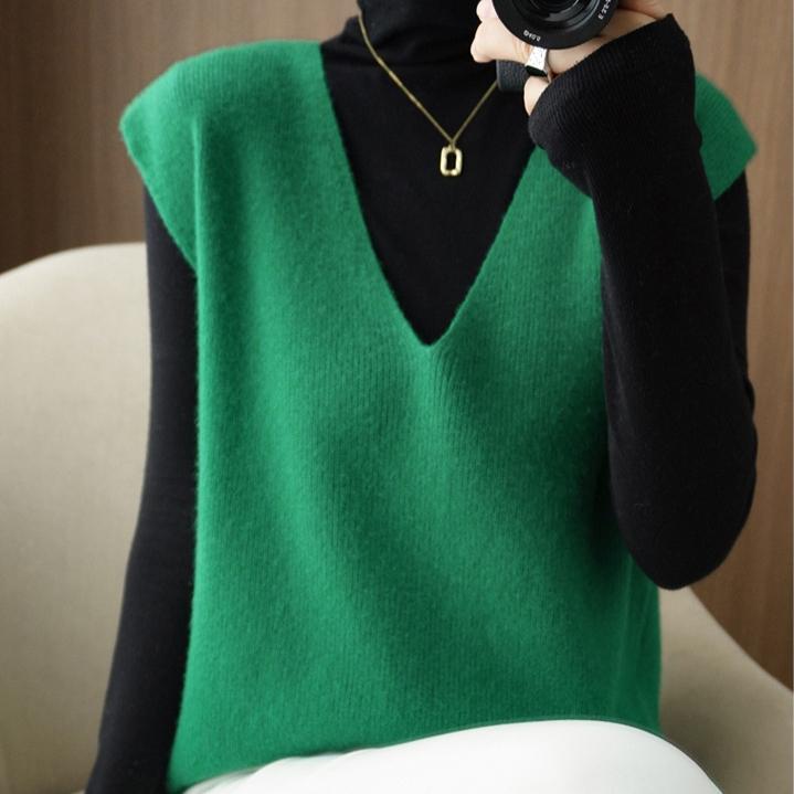 Knitted Vest Women's Shoulder V-neck Pullover Sleeveless Sweater Korean Loose Casual Outerwear Top for Spring and Autumn