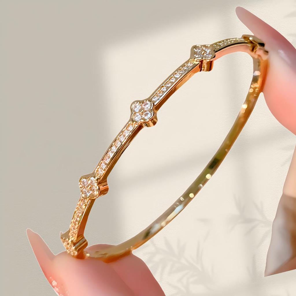 Luxurious Four-Leaf Clover Diamond Bracelet - Elegant, Versatile Jewelry for Women