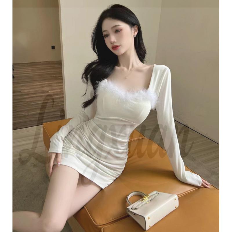 

Pure Desire Square Neck Fur Patchwork High Waist Pleated Long Sleeve Bodycon Dress Extra Large білий