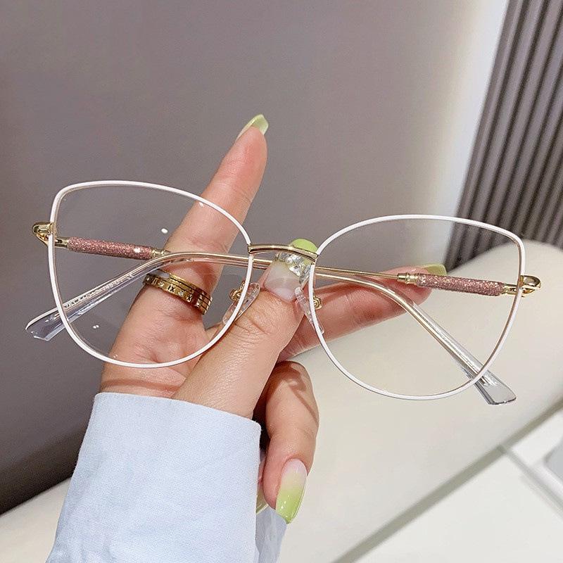 Metal Cat Eye Flat-Lens Glasses 2024: Trendy Anti-Blue Light Frames in Xiaohongshu Celebrity Style