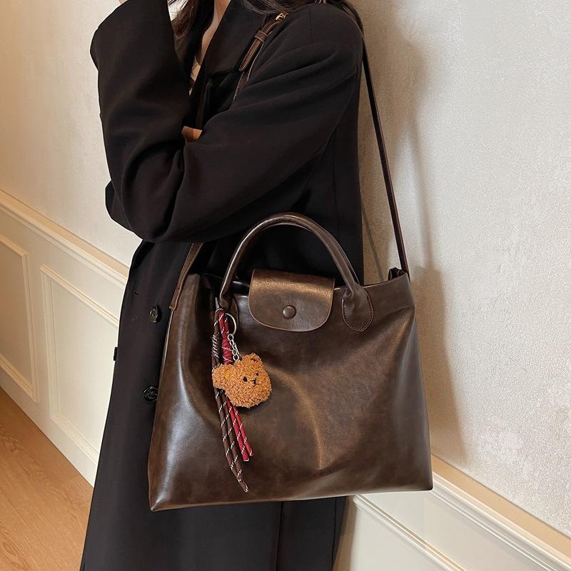 Retro commuter messenger bag women's large-capacity bags2025 winter new portable tote bag shoulder bag