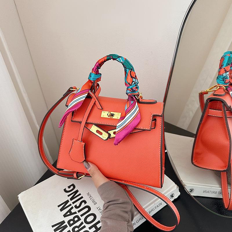 Women's Retro Crossbody Handbag with Versatile Scarf Style