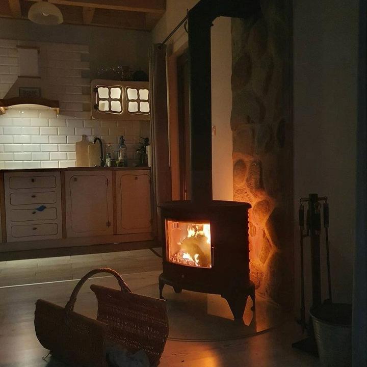 Vedeldad gjutjärnskamin KRATKI K8 Ø 130 9 kW