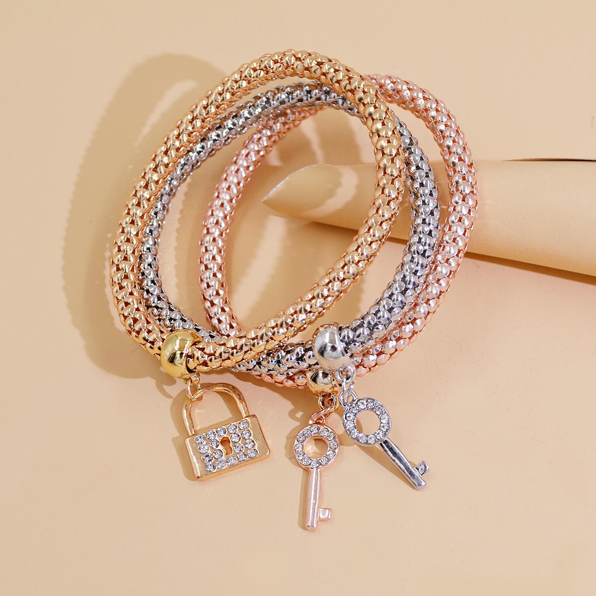 Модный персонализированный женский браслет из кукурузной цепочки с бриллиантами и замком-ключом, эластичный, из сплава.