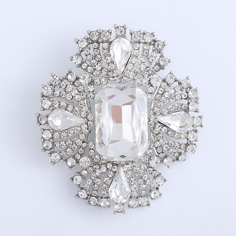 Luxury Crystal Glass Brooch Fashion High-End Temperament Clothing Brooch Diamond Pin