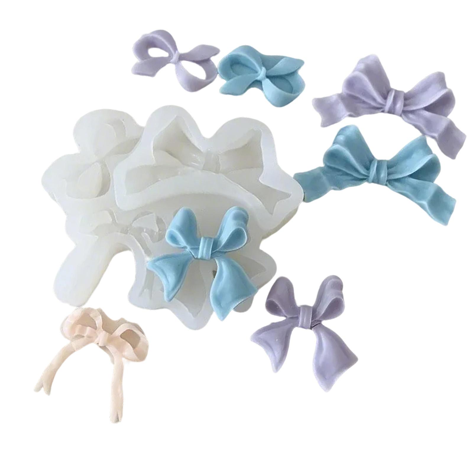 

Универсальные формы в виде бантиков из шоколада и мастики для конфет ручной работы и топперов для кексов. Отлично подходят для свадеб и дней рождений.