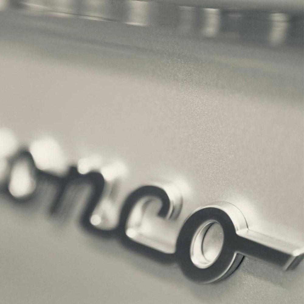 1pcs Car 3D Metal Emblem Badge Sticker Center Cover For Ford Bronco 2022 2023 Sport Logo Trunk Body Fender Styling Accessories