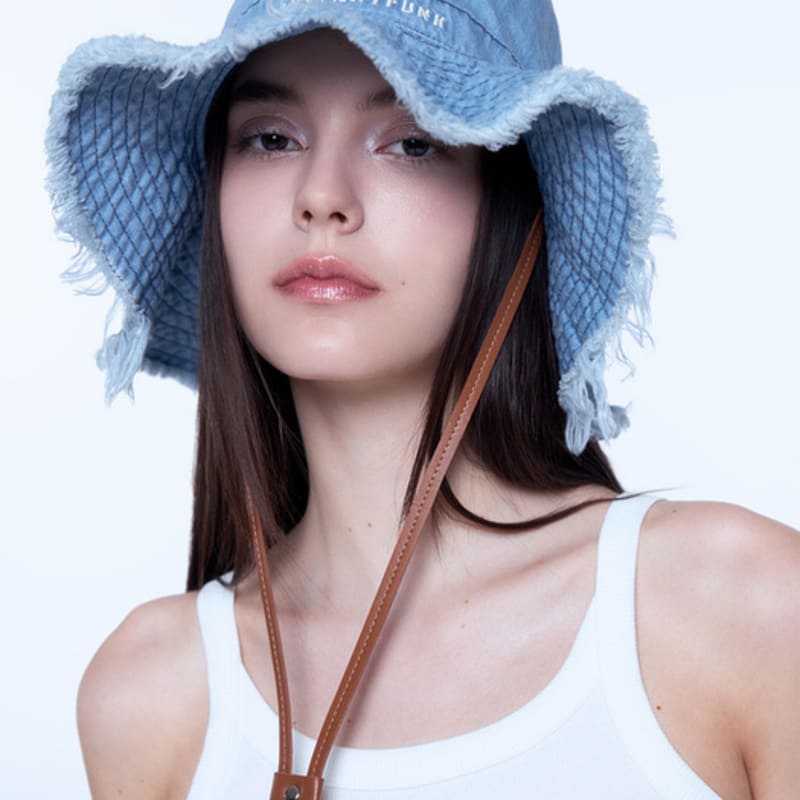 Cappello da pescatore ricamato in denim INSTANTFUNK - Blu