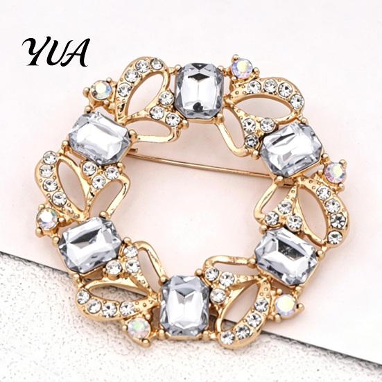 Elegant Shirt Pin Women Rhinestone Hollow Wreath Brooch, Dainty Decorative Badge Bag Decoration Pin, Sweater Cardigan Coat Dress Jewelry Accessories