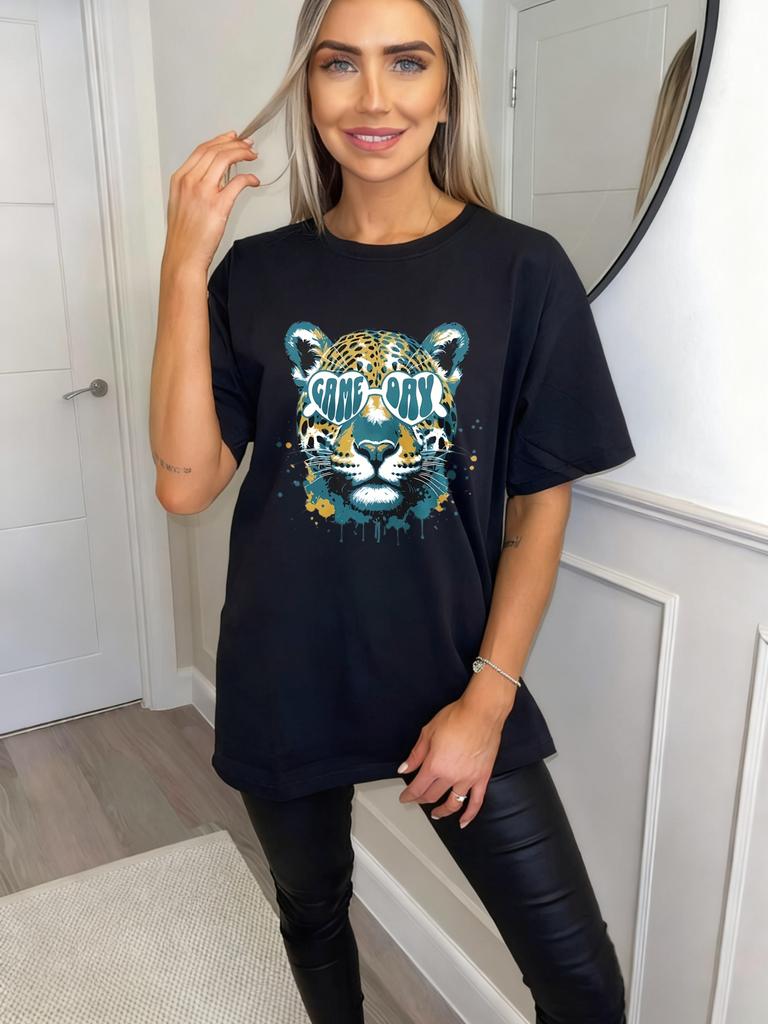 Übergroßes T-Shirt Schwarzer Leopard mit Game Day Sonnenbrillen-Print Lässige Streetwear für Damen
