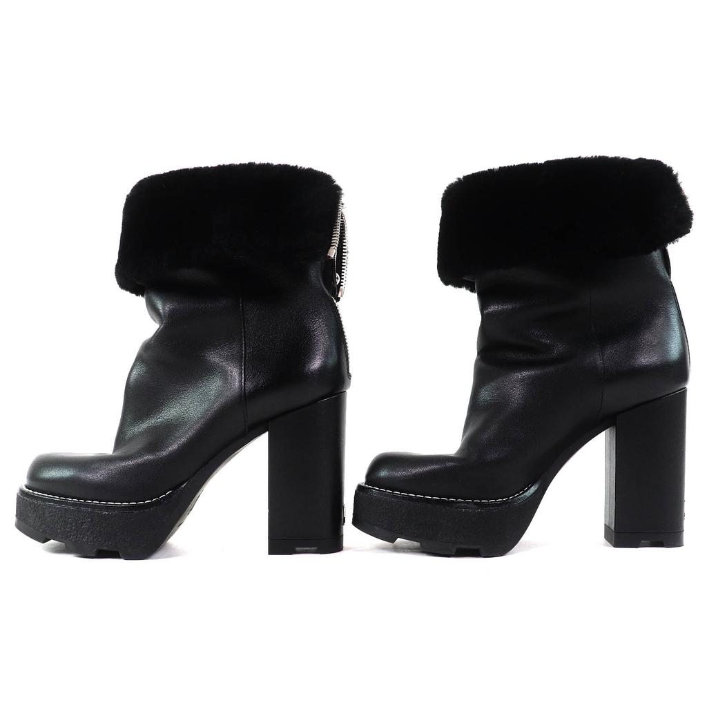 Great LOUIS VUITTON Short Boots LV Logo Metal Back Zip Leather Shearling Women  Used
