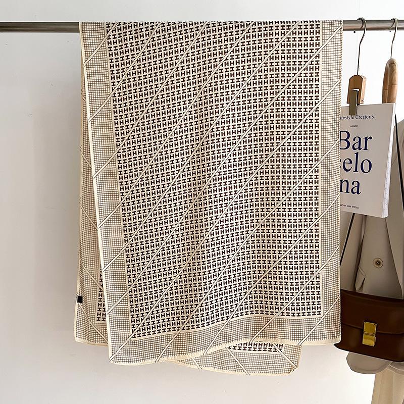 New Retro Paisley Print Fashion Silk Scarf Women Autumn Winter Warm Shawls Luxury Wraps Lady Windproof Scarves Foulard Bufandas