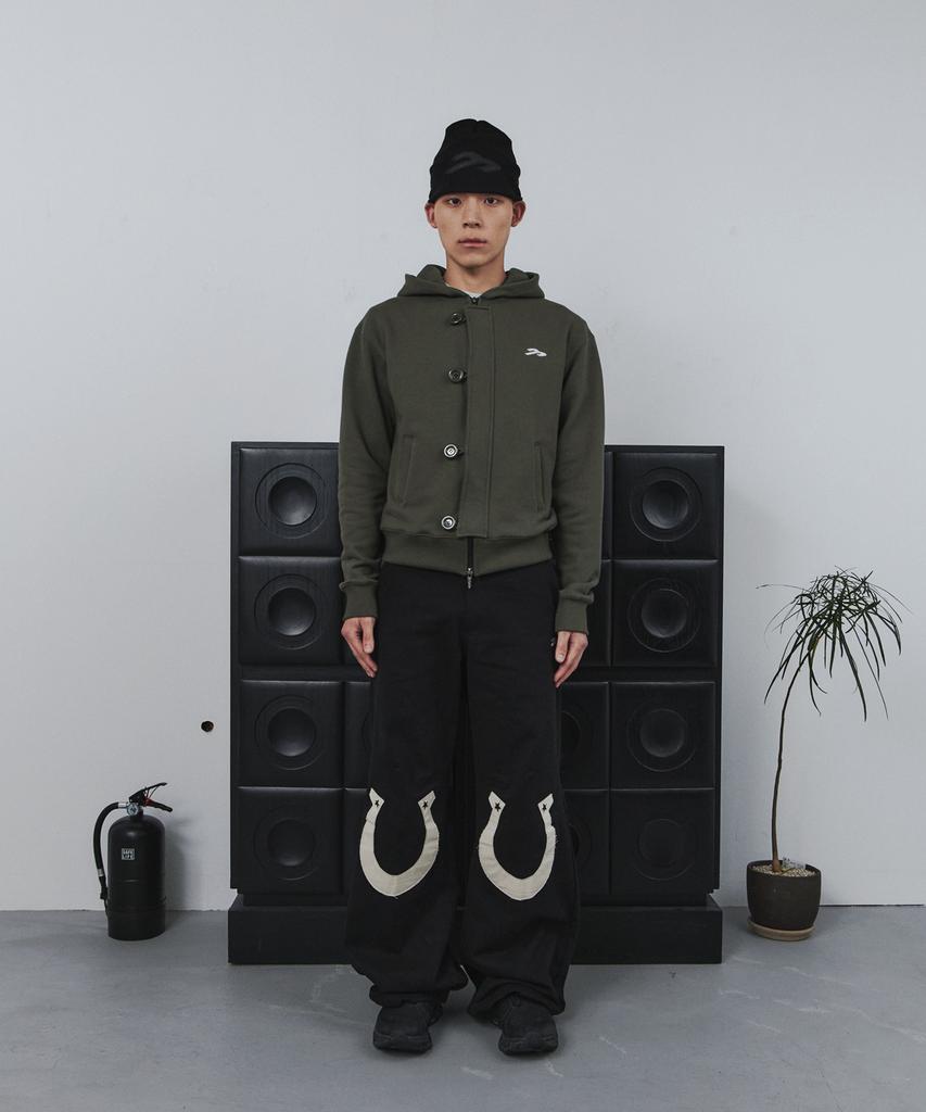 Tansanmageunesyum Horseshoe Applique Pants (Black)