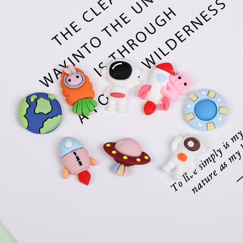 Cartoon Astronaut Rocket DIY Resin Accessories: Phone Case, Hair Clip, Water Bottle Pendant Materials.