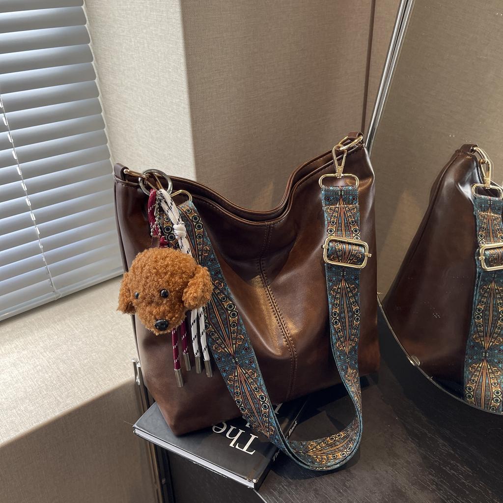 Retro Stitched Handbag Simple Fashion Bag Printed Shoulder Strap Shoulder Bag  with Puppy Pendant