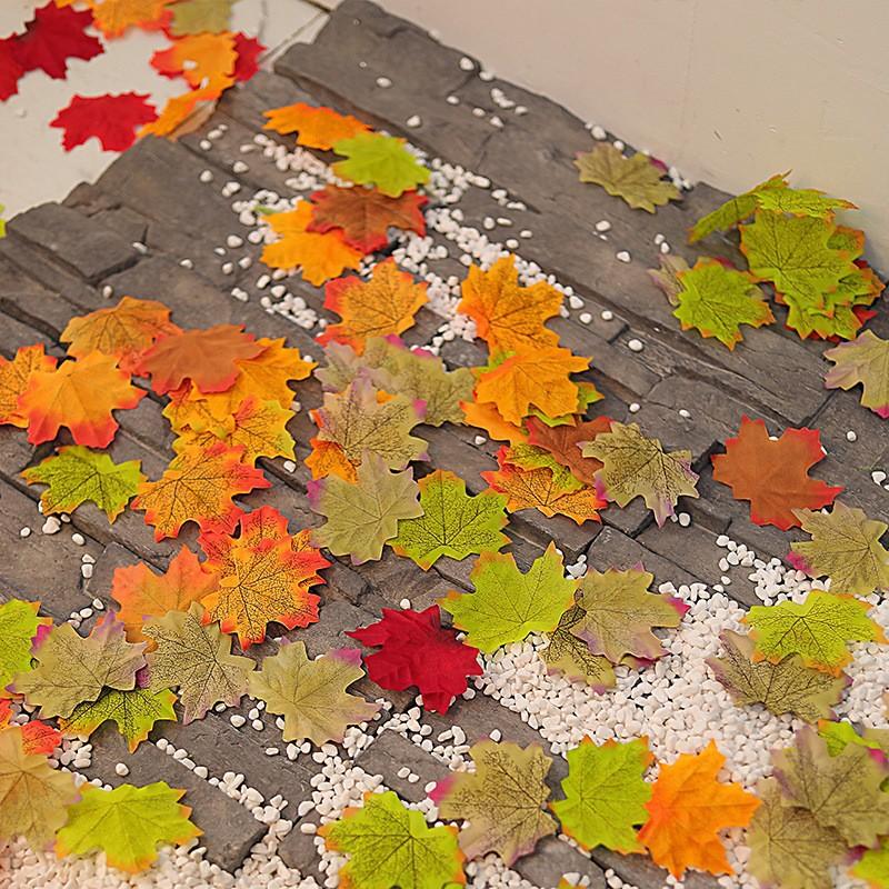 50pcs Halloween Simulation Maple Leaves Fall Color Mix for Thanksgiving Table Decor Photo Wedding Party Props Courtyard