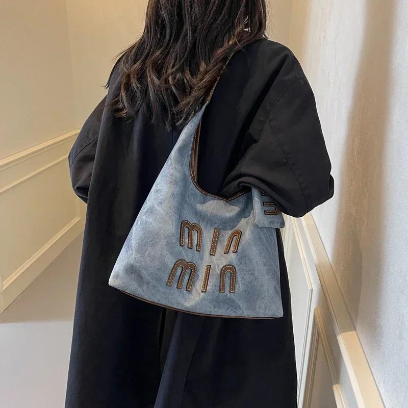 Large Capacity Feminine Tote Bag  Travel Bag  Casual Bag  Trendy In Fashion  Shoulder Bag