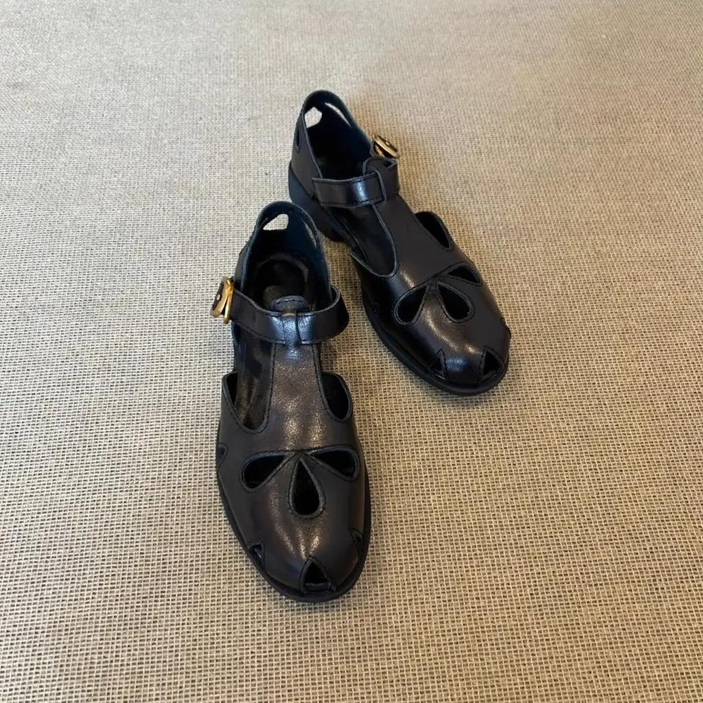 Retro Roman Style Hollow out Women's Sandals round Head Thick Heel British Style One-Strap Clasp Style PU Leather Shoes