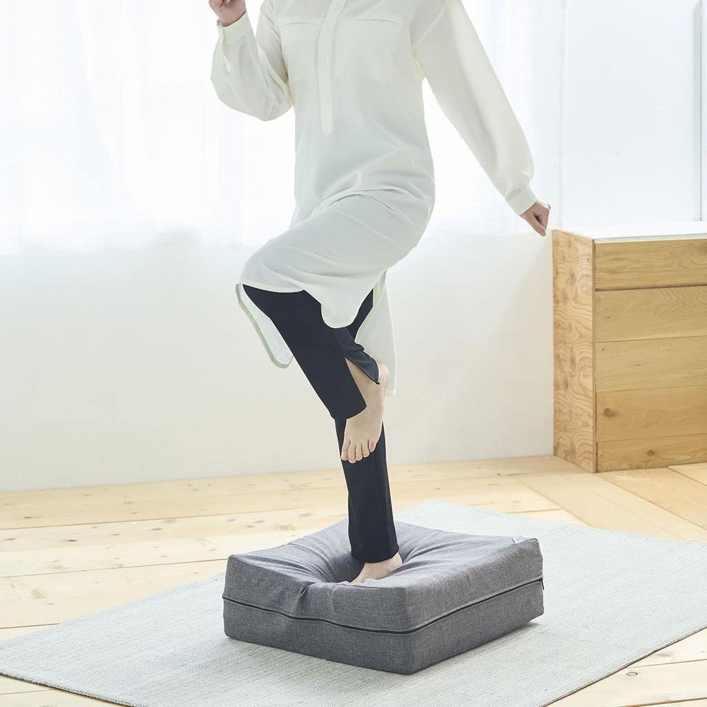 Mizuno Trampoline Cushion Fitness Jump At Home for a Exercise In a Small Effective for Strengthening Lower Body C3JHI203 Equipment Full-Body Space,