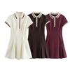 A-Linien-Kleid mit kurzen Ärmeln, Knopfleiste und Faltenrock