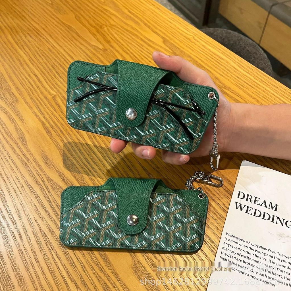 Universal Fashion Eyeglass Storage Pouch: Unisex Printed Sunglasses Case, Protective and Portable for Prescription Glasses.