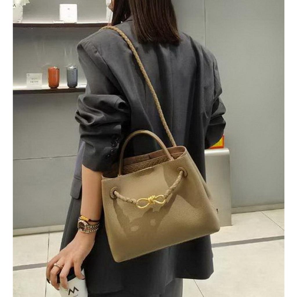 2026 Neue Leder-Damenhandtasche erste Schicht Rindsleder Retro gewebte Schmetterlingsschnalle Einzel-Schulter-Diagonal-Tasche