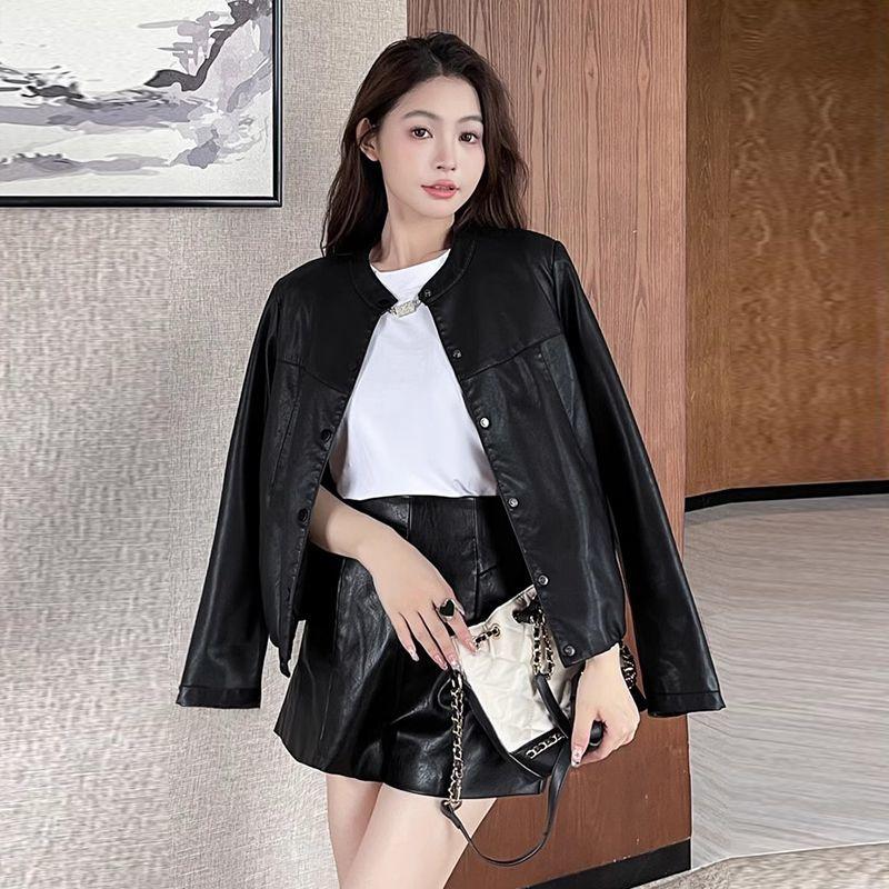 Geacă de piele pentru femei la modă cu design scurt