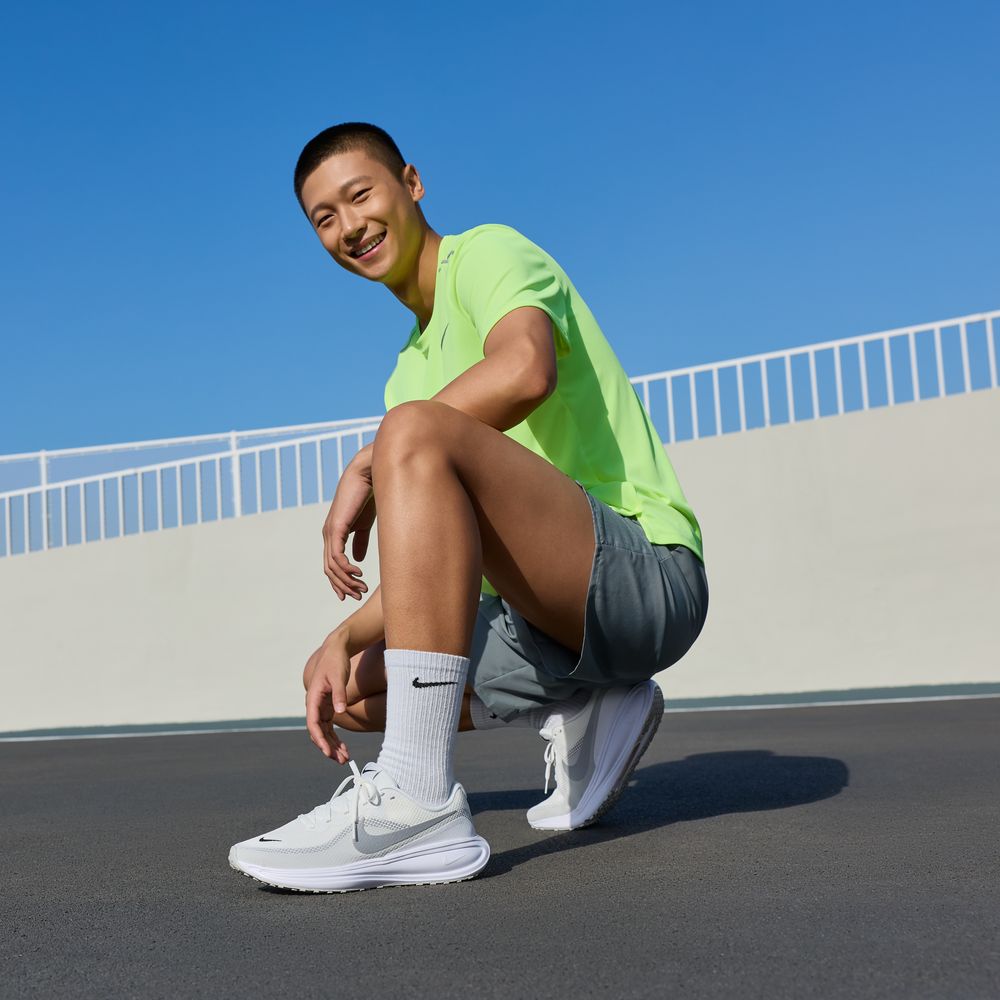 Nike Revolution 8 Summit White Photon Dust Silver