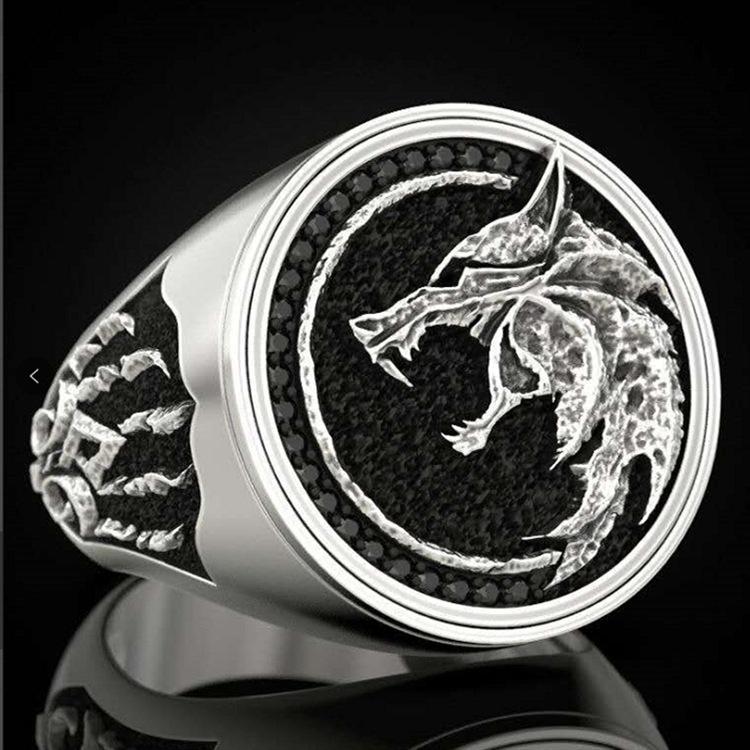 

Нові ювелірні вироби 2024 року, персоналізовані Wizardry Hunter Wolf Head Ring для чоловіків у стилі ретро, ​​домінуючий, модний, спільний кільце 13