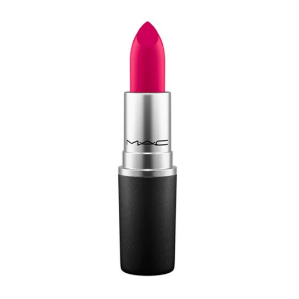 

MAC Lipstick Flat Out Fabulous Girlfriend Mom Woman 3g