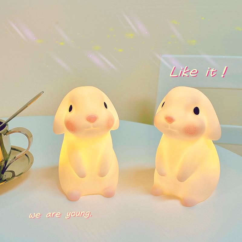 

Мультяшный ночникОбщежитие Спальня Прикроватный окружающий свет Подарок на день рождения Настольное украшение Large size